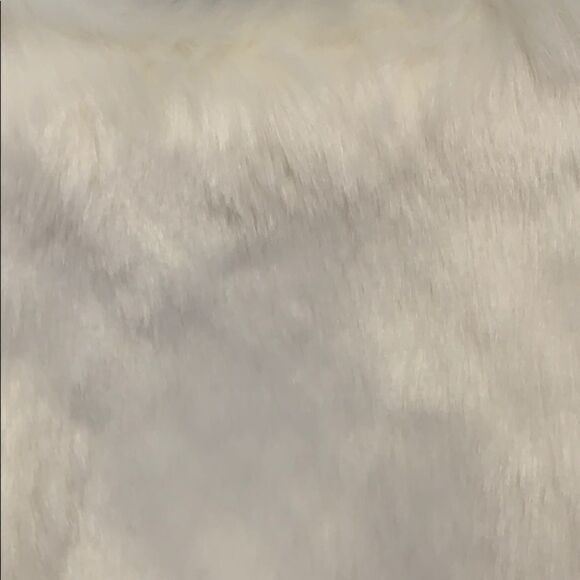 💕Last deal 💕White faux fur Vest - Picture 8 of 10